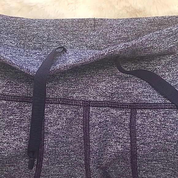 Lululemon "Skinny Will" drawstring leggings in heathered purple, size 6. - Picture 12 of 14